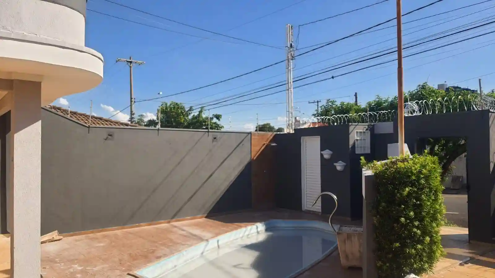 Casa com 3 quartos à venda, 180m² — foto 3 de 11