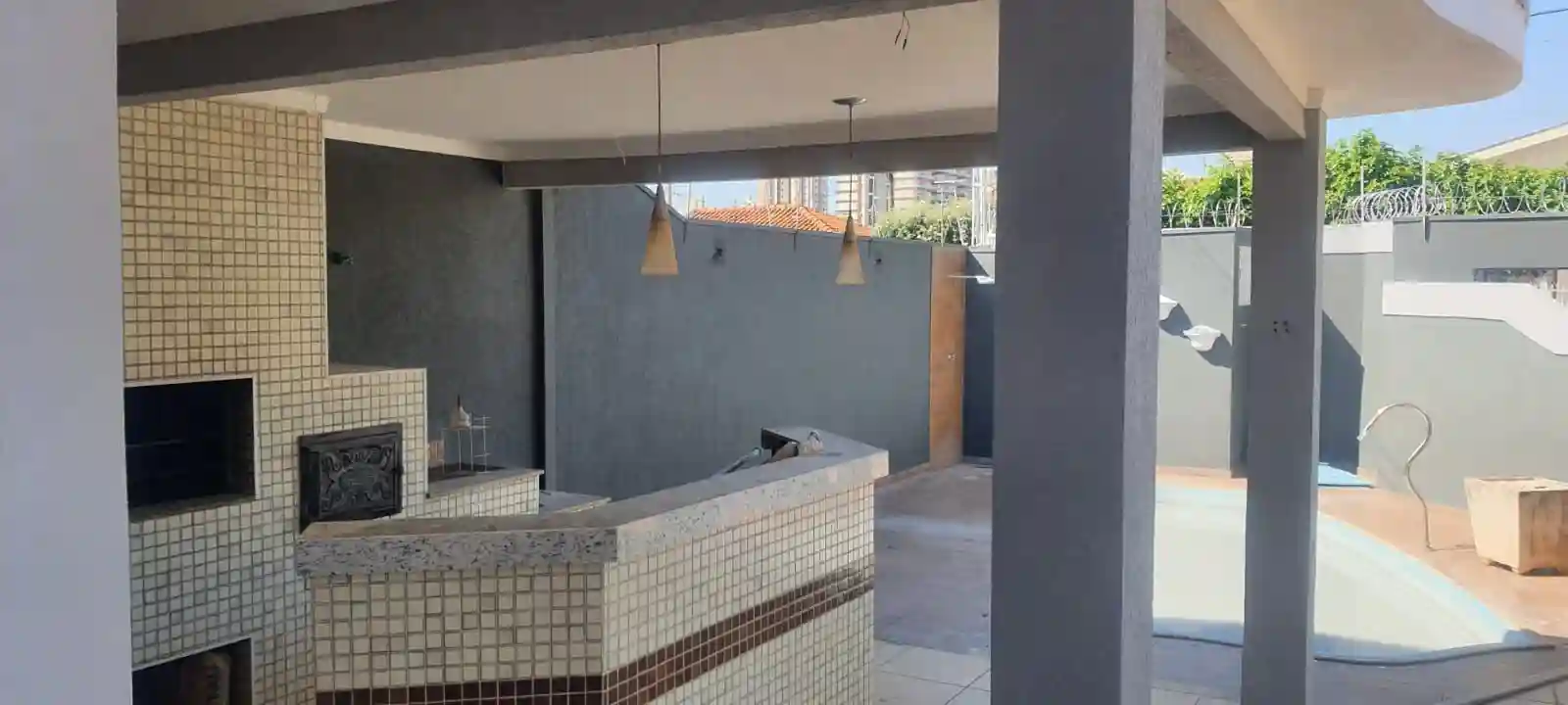 Casa com 3 quartos à venda, 180m² — foto 2 de 11