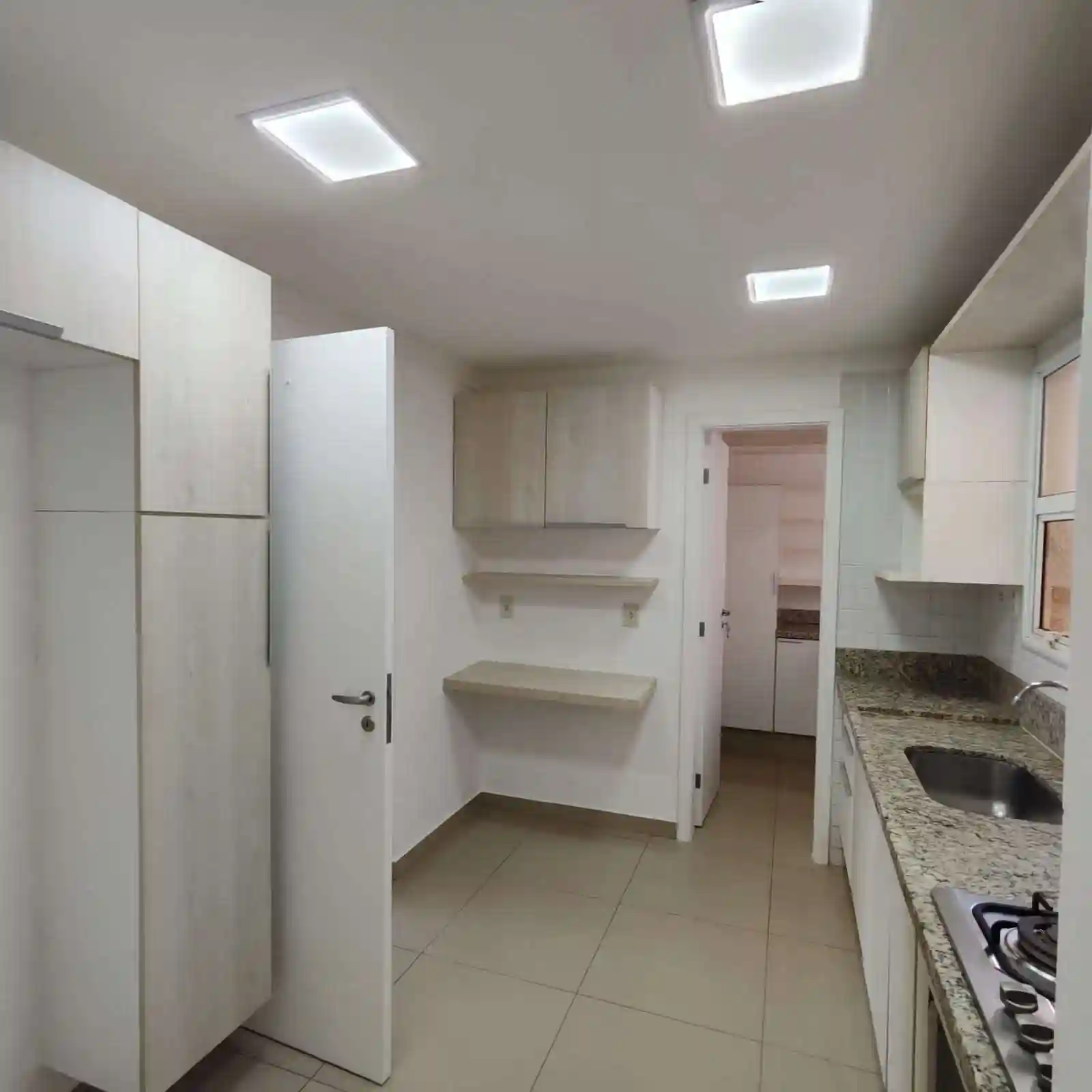 Apartamento com 3 quartos à venda, 90m² — foto 7 de 8