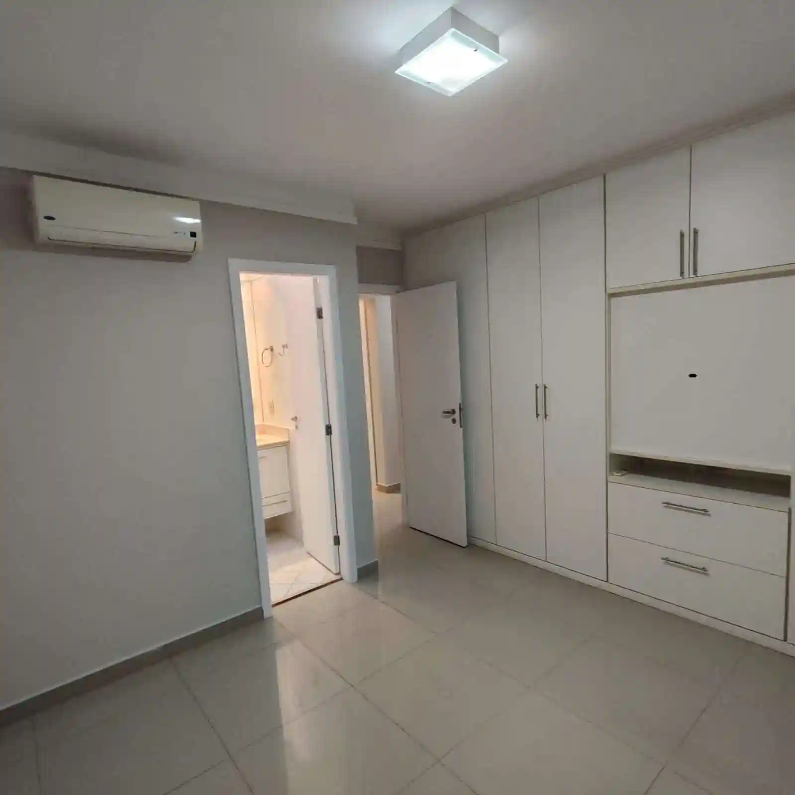 Apartamento com 3 quartos à venda, 90m² — foto 4 de 8
