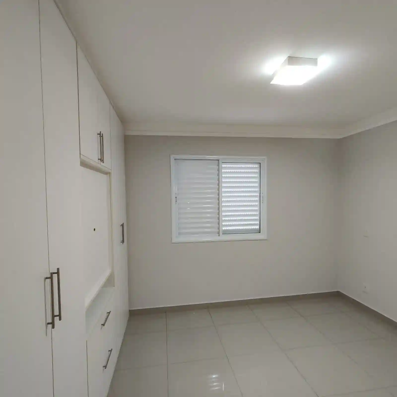 Apartamento com 3 quartos à venda, 90m² — foto 2 de 8