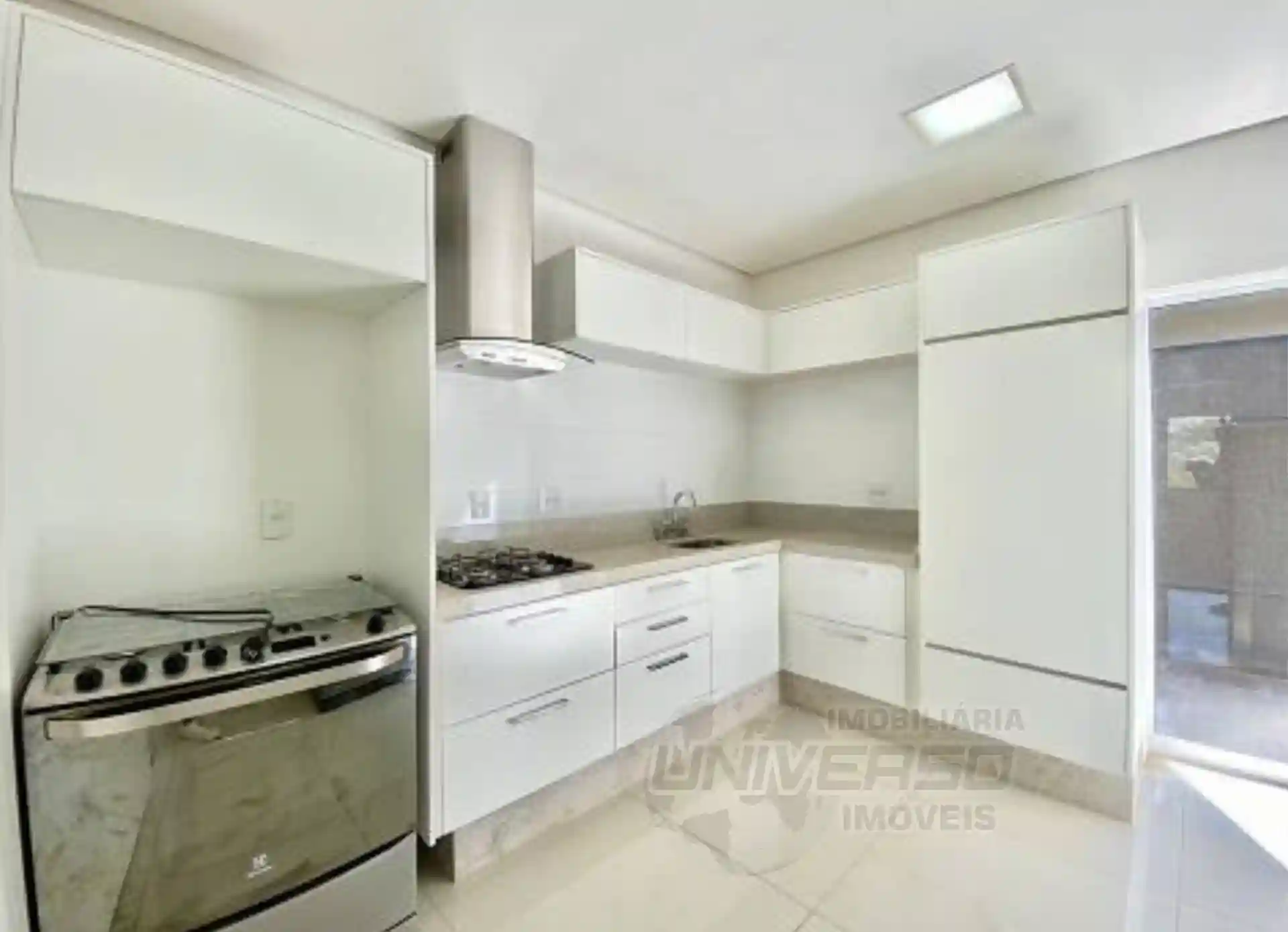 Casa de Condomínio com 4 quartos à venda, 390m² — foto 12 de 18