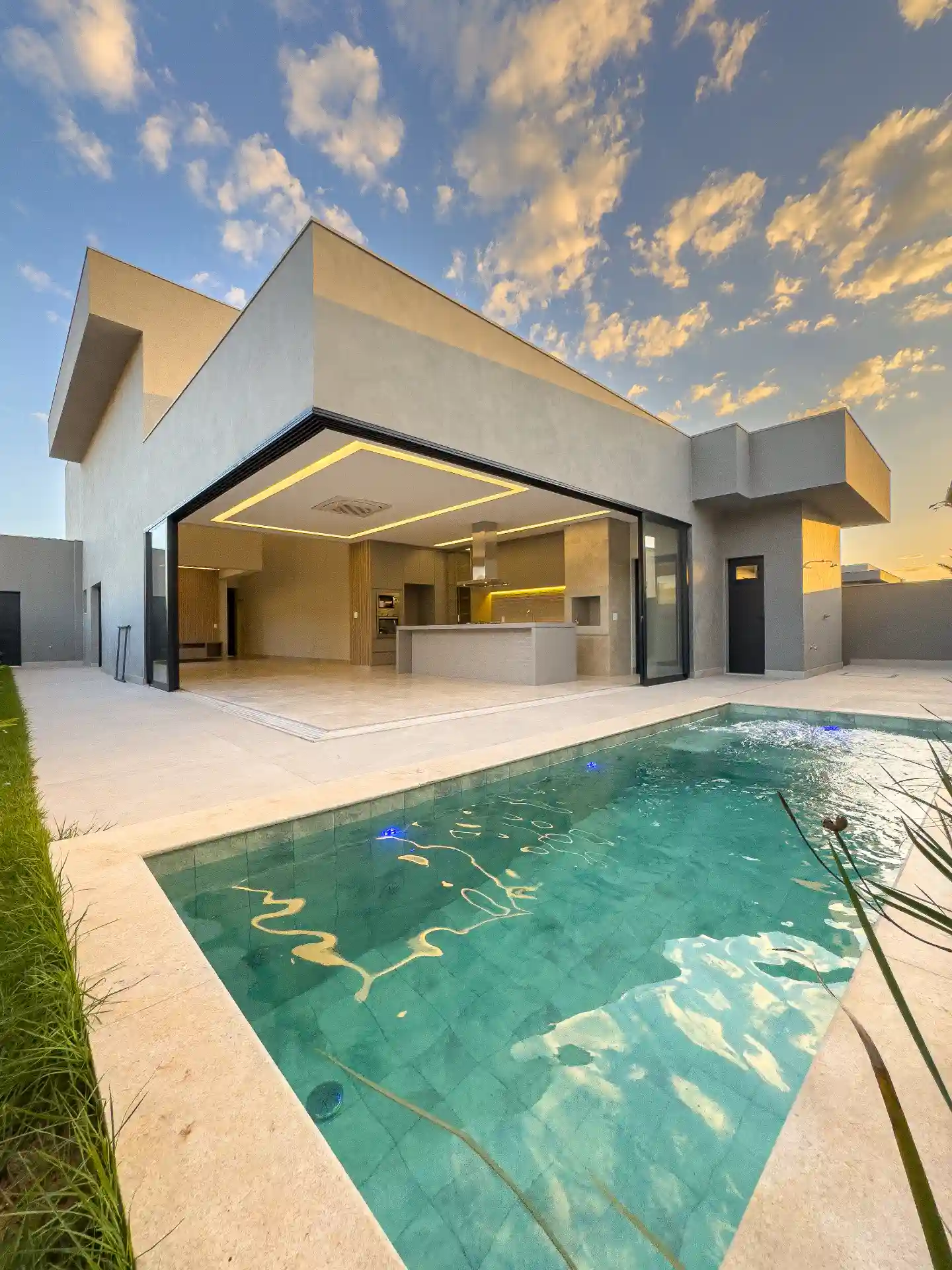 Casa de Condomínio com 4 quartos à venda, 265m² — foto 7 de 25