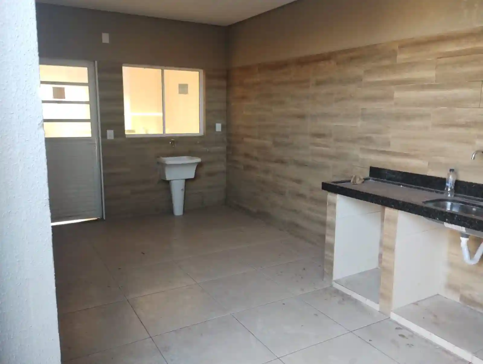 Casa com 3 quartos para aluguel, 200m² — foto 4 de 8
