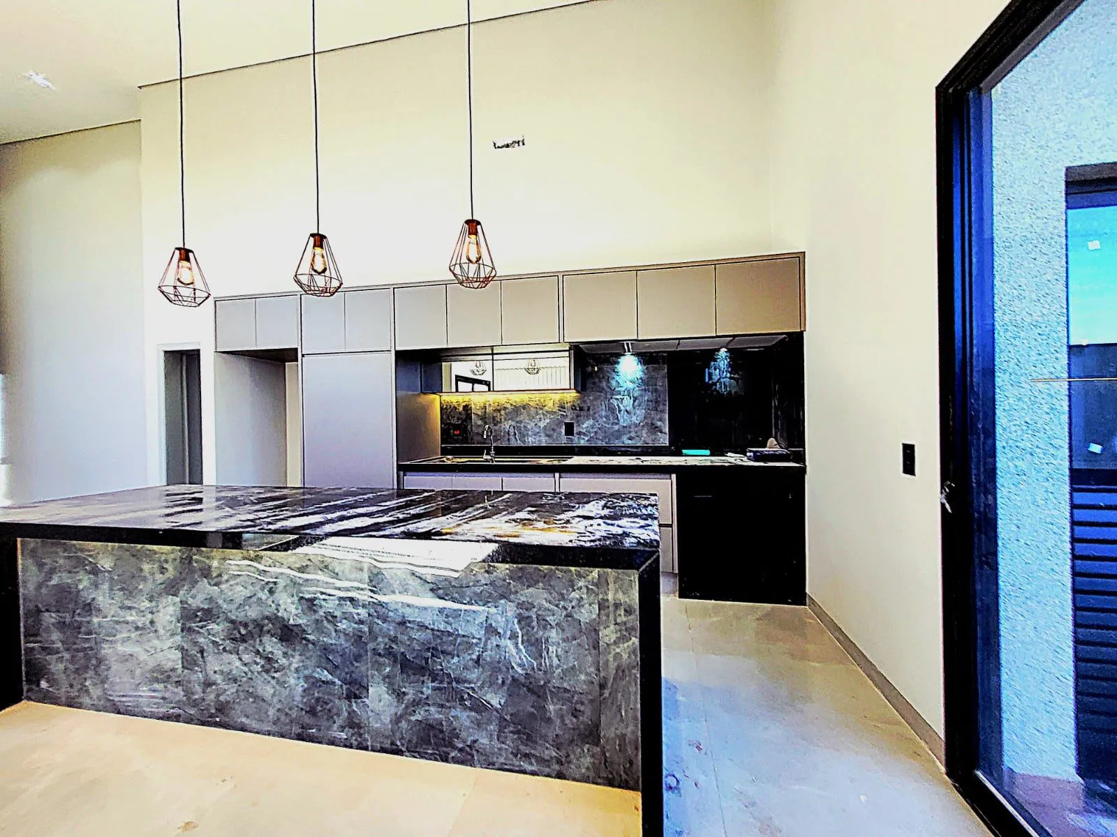 Casa de Condomínio com 3 quartos à venda, 300m² — foto 15 de 23