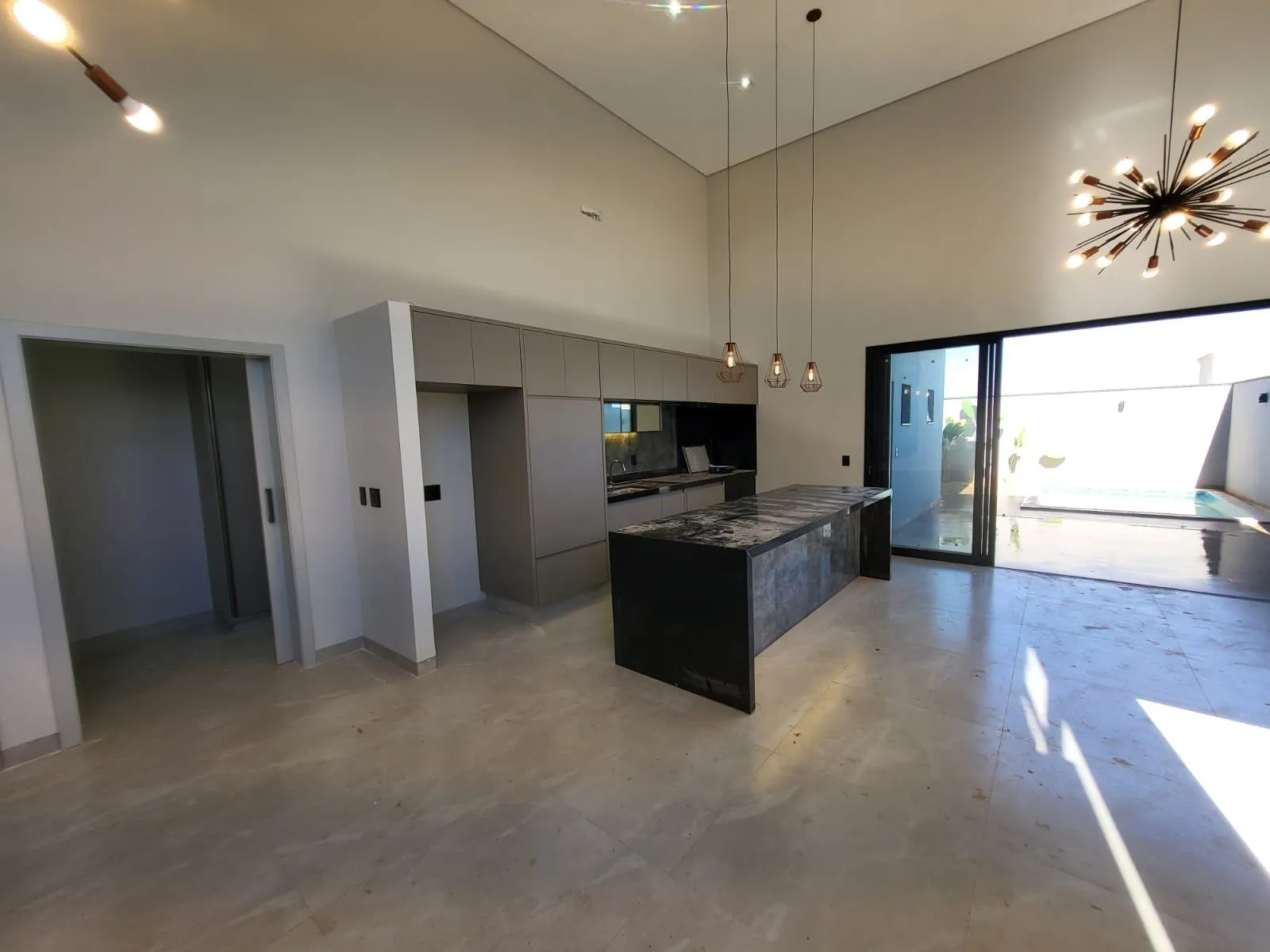 Casa de Condomínio com 3 quartos à venda, 300m² — foto 7 de 23
