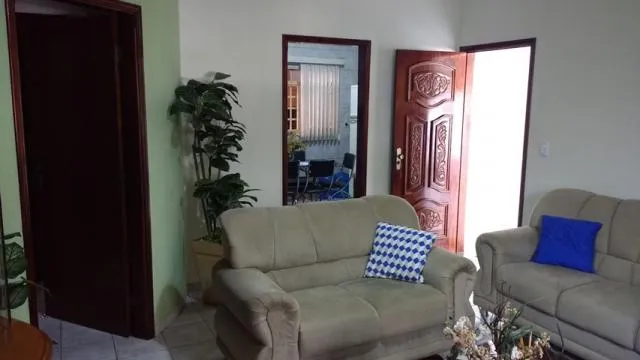 Casa à venda — foto 1 de 4