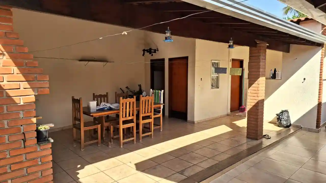 Casa de Vila com 3 quartos à venda, 220m² — foto 2 de 16