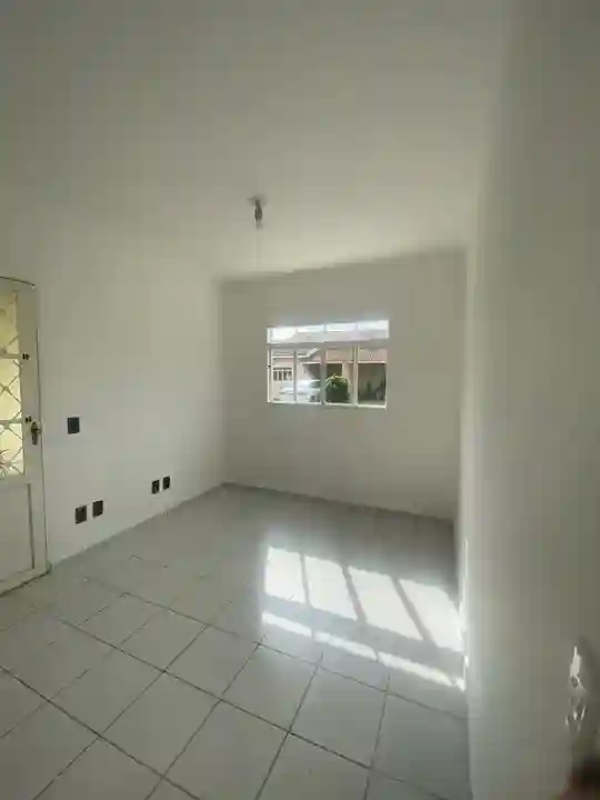 Casa de Condomínio com 3 quartos para aluguel, 120m² — foto 8 de 11