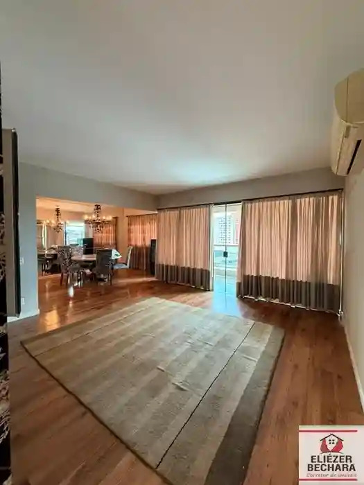 Apartamento com 3 quartos à venda, 230m² — foto 1 de 37