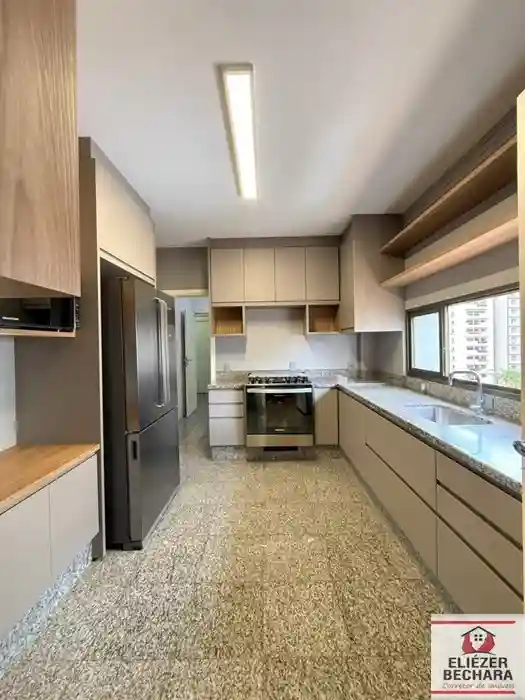 Apartamento com 3 quartos à venda, 230m² — foto 13 de 37