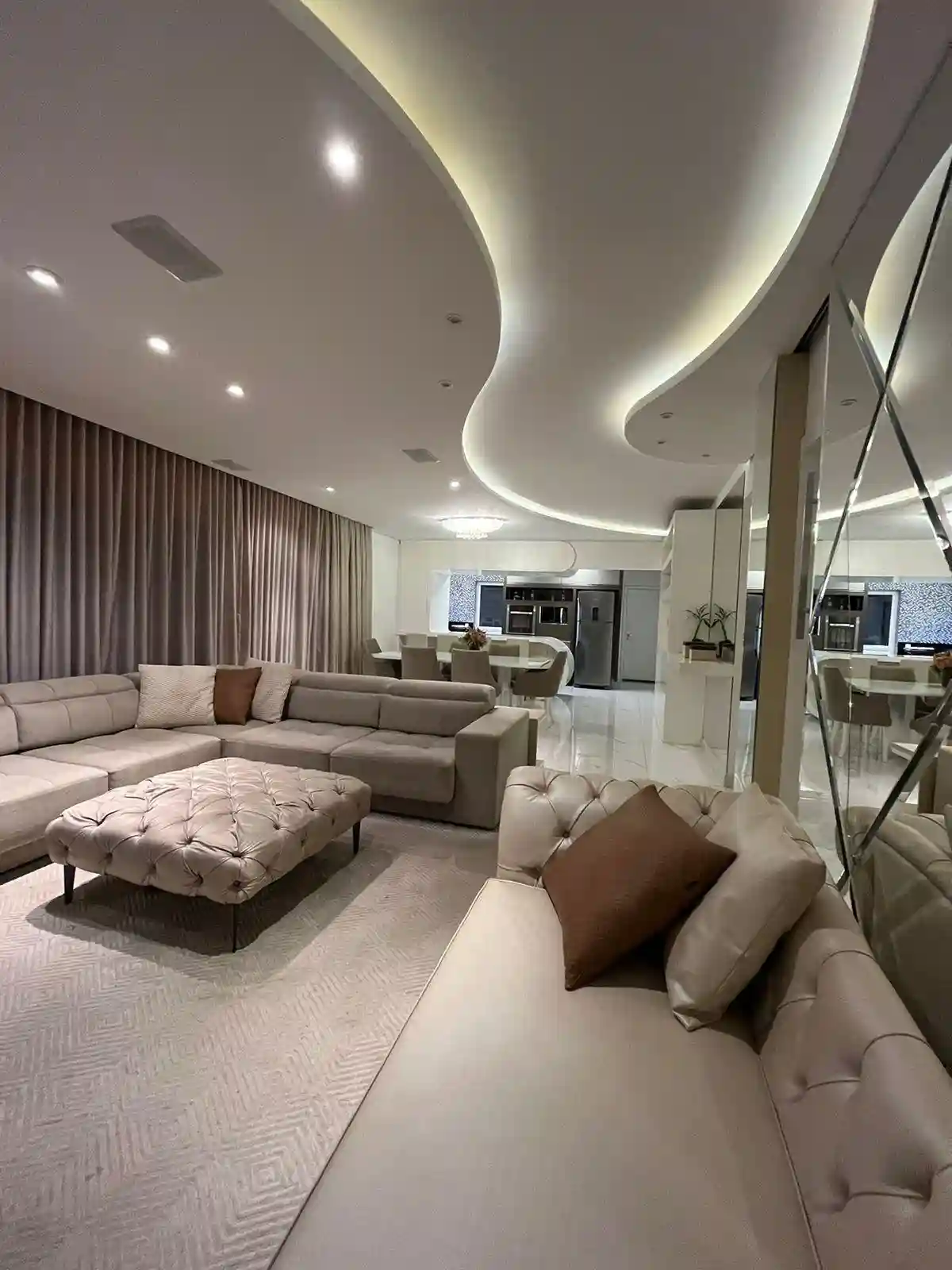 Apartamento com 4 quartos à venda, 174m² — foto 1 de 19