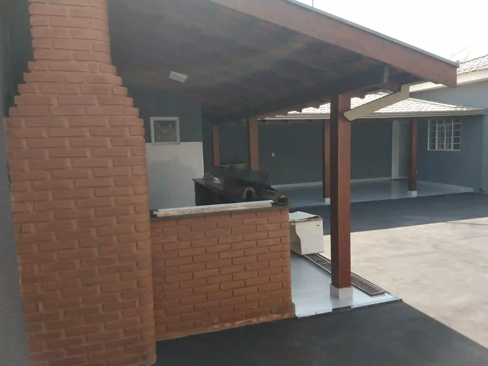 Casa com 3 quartos à venda, 360m² — foto 1 de 20