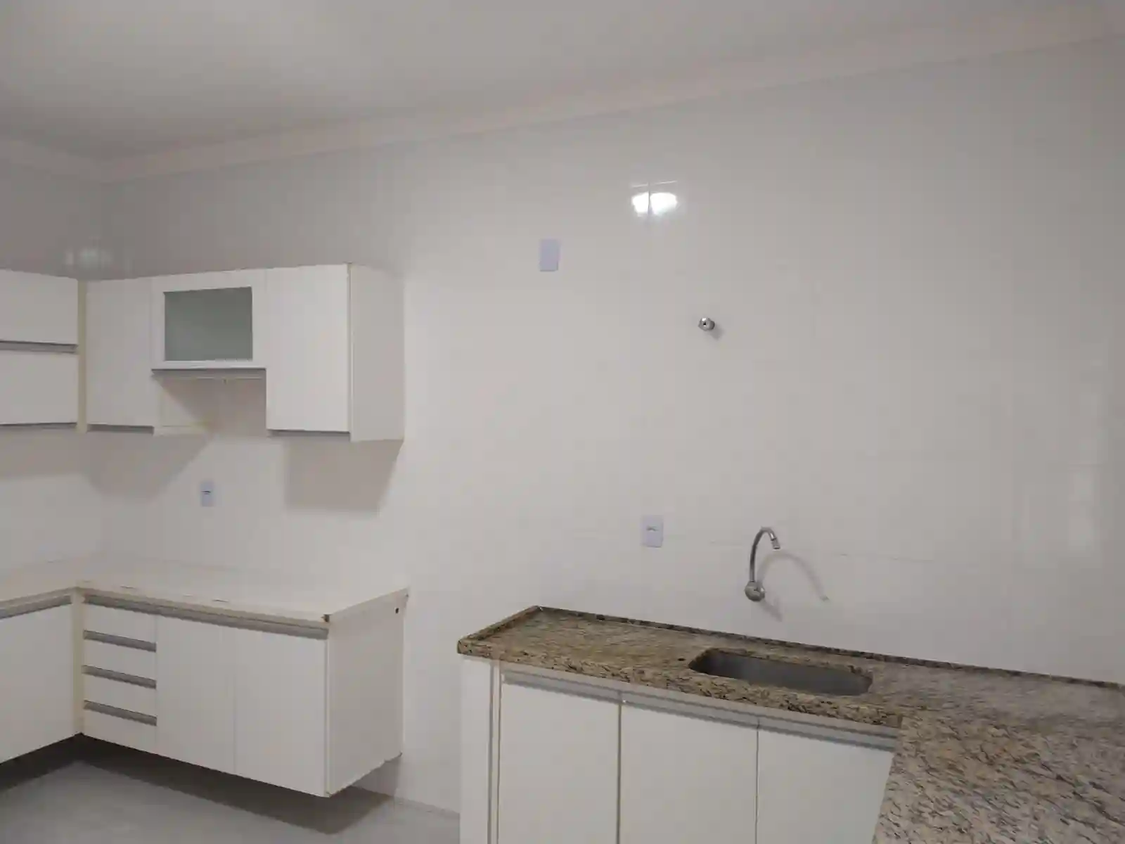 Casa com 3 quartos à venda, 360m² — foto 2 de 20