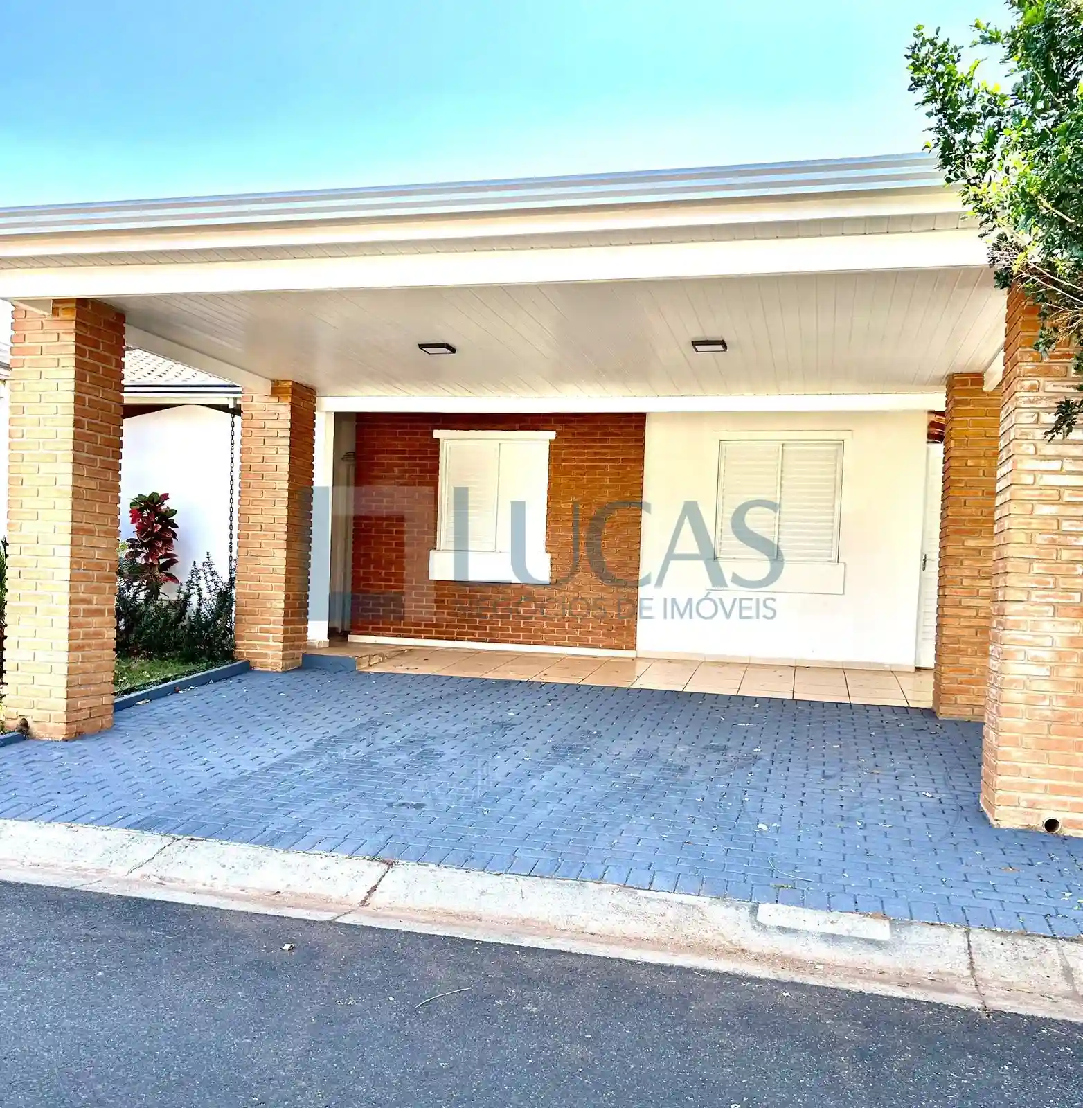 Casa de Condomínio com 3 quartos à venda, 130m² — foto 2 de 19
