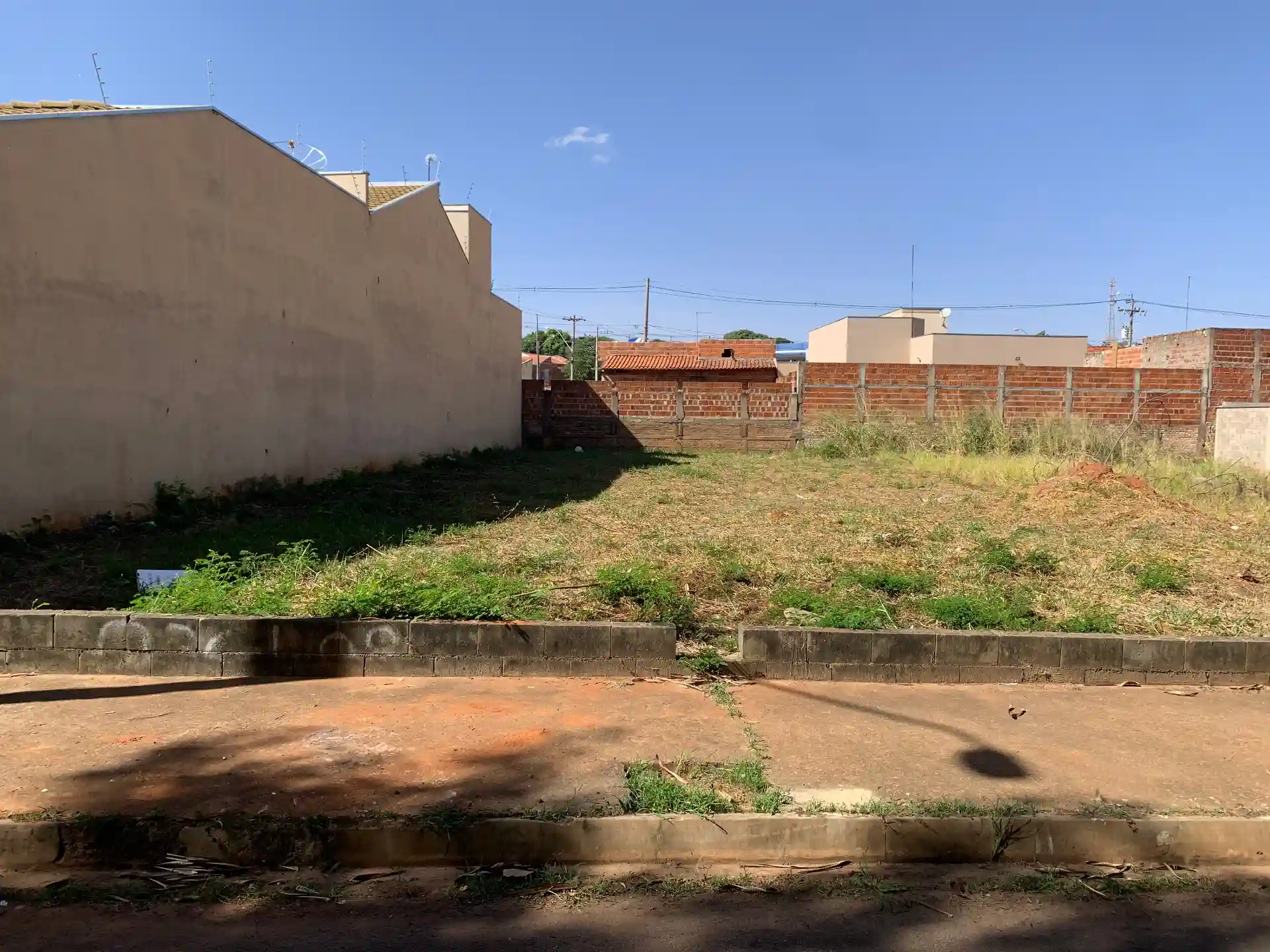 Terreno / Lote / Condomínio  à venda, 390m² — foto 2 de 9