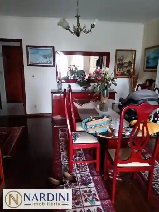 Casa com 3 quartos à venda, 260m² — foto 2 de 11