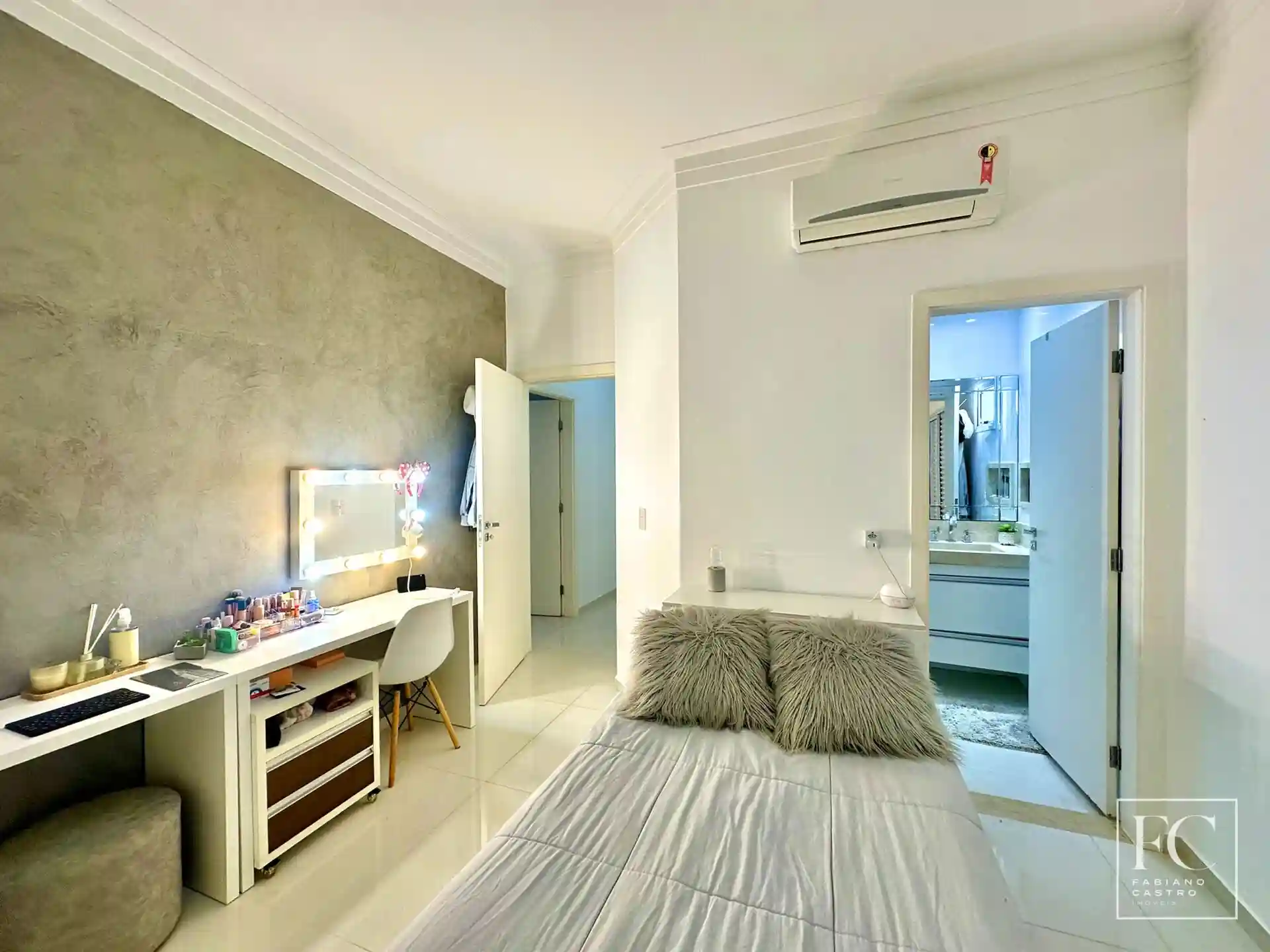 Casa de Condomínio com 3 quartos à venda, 220m² — foto 24 de 32