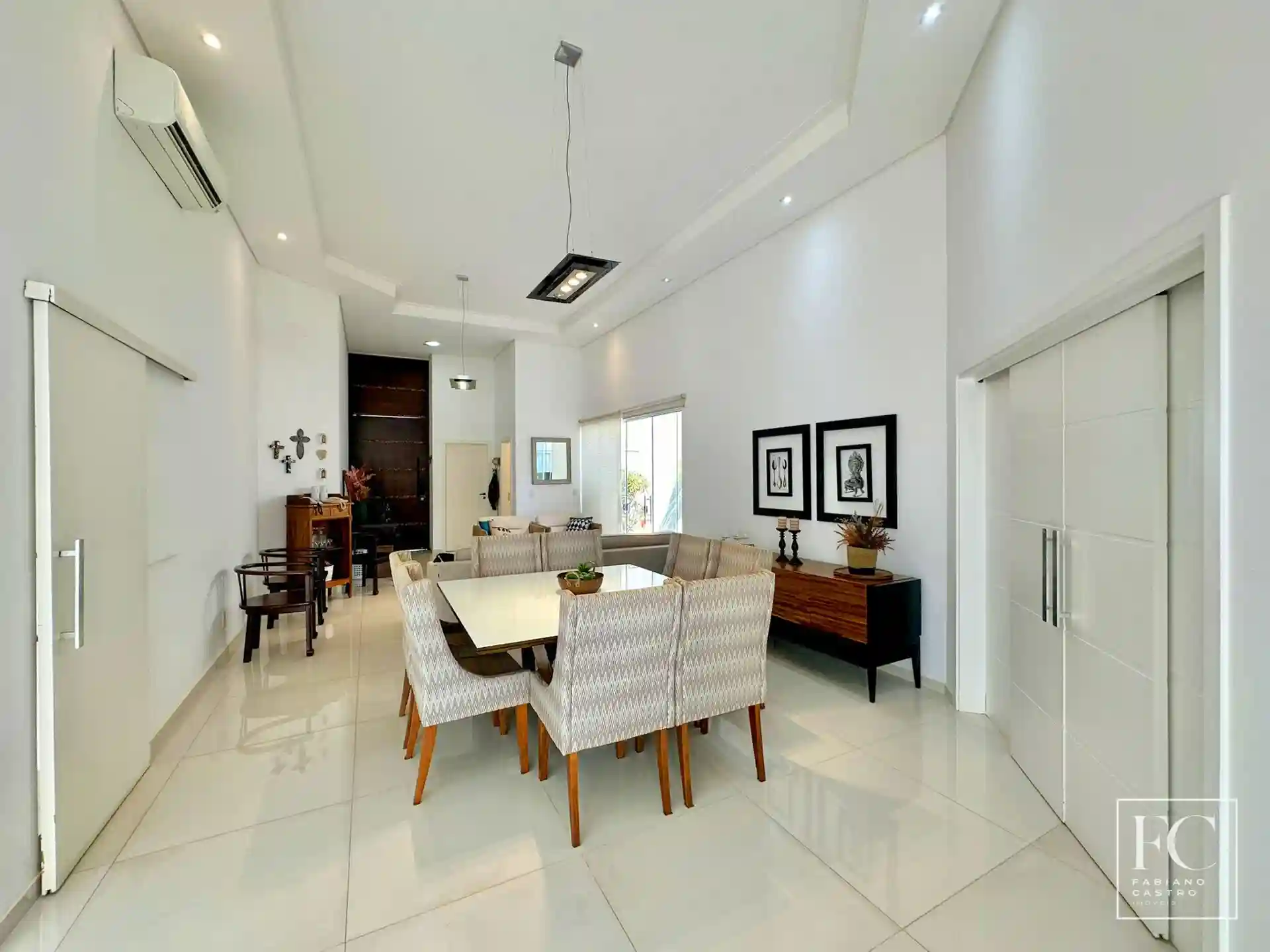 Casa de Condomínio com 3 quartos à venda, 220m² — foto 10 de 32