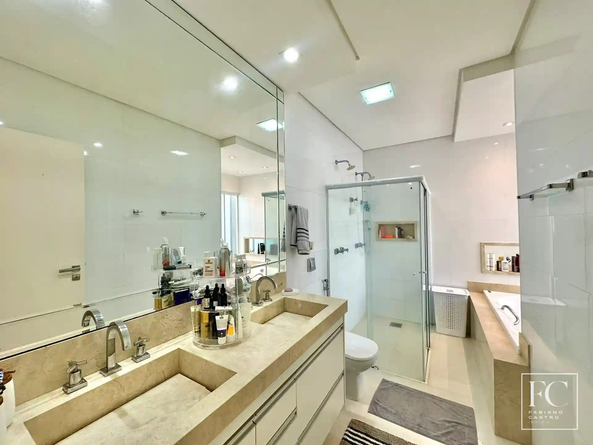 Casa de Condomínio com 3 quartos à venda, 220m² — foto 30 de 32