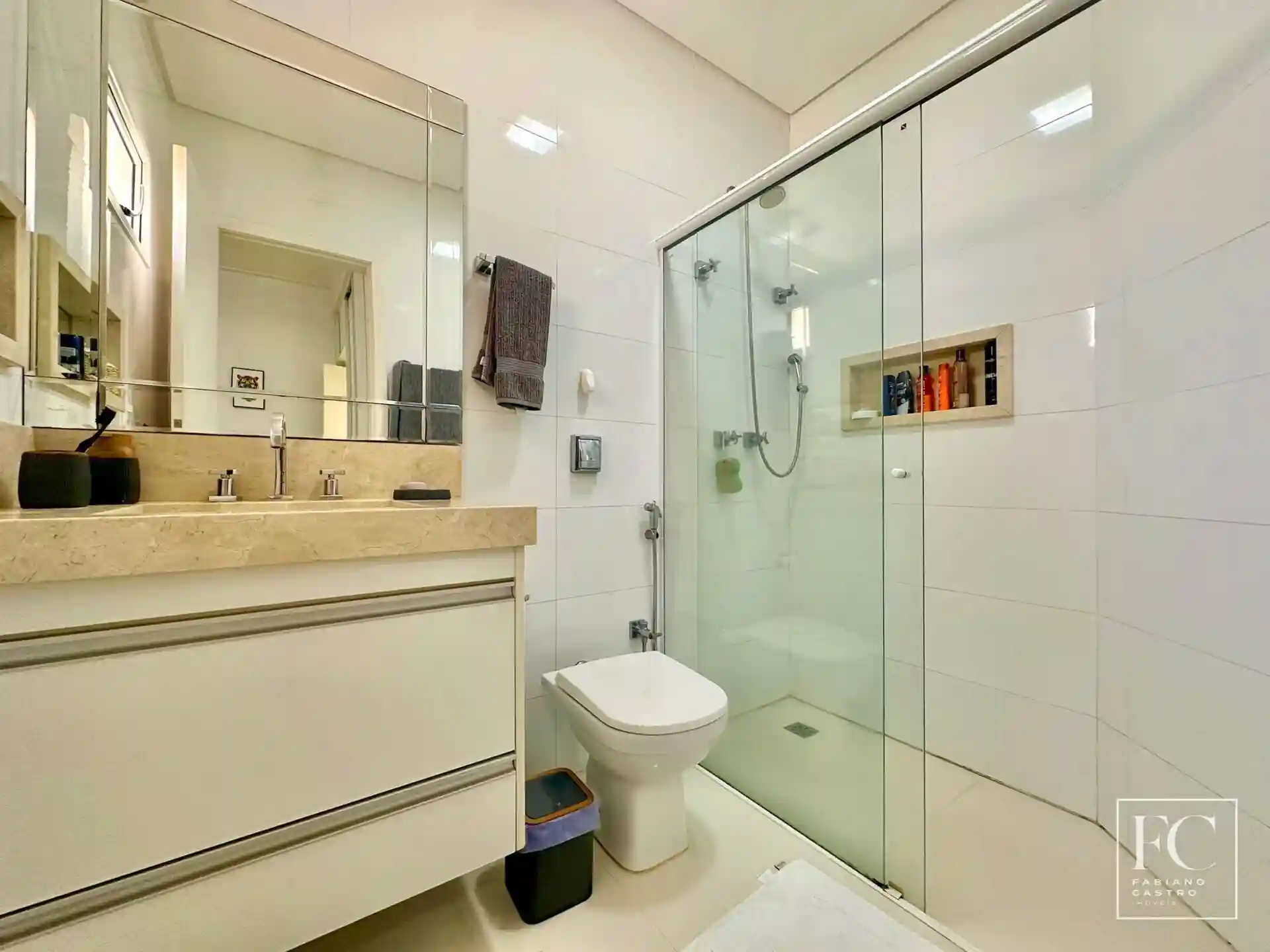 Casa de Condomínio com 3 quartos à venda, 220m² — foto 20 de 32