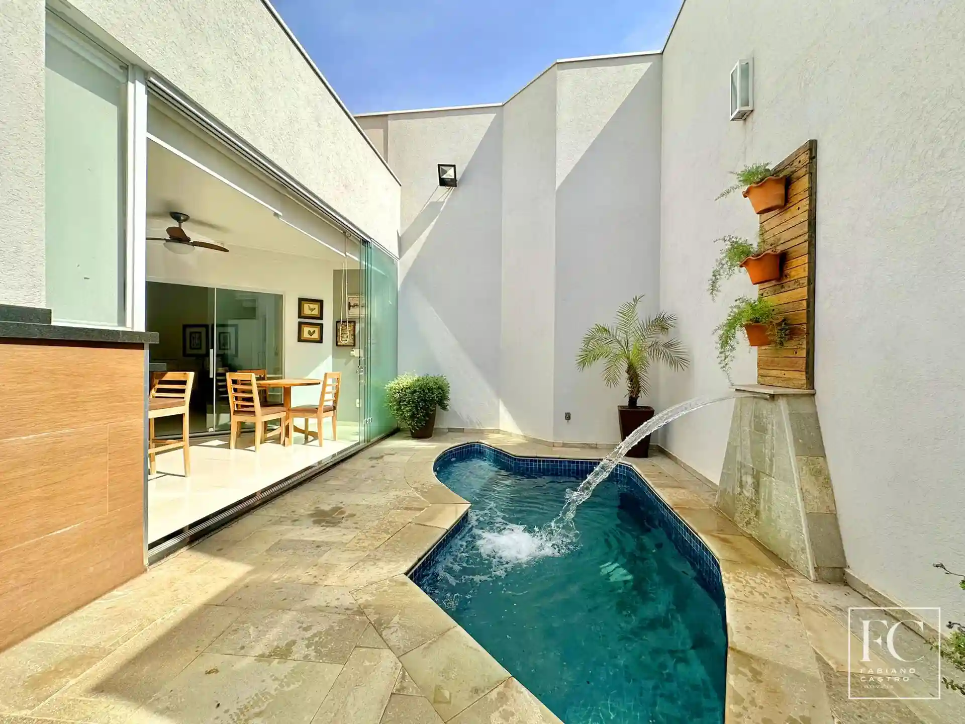 Casa de Condomínio com 3 quartos à venda, 220m² — foto 17 de 32