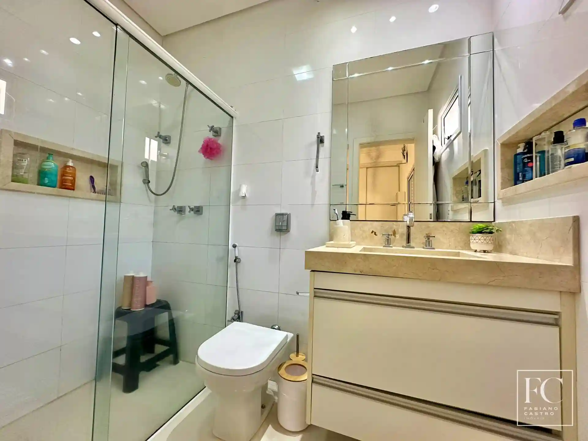 Casa de Condomínio com 3 quartos à venda, 220m² — foto 25 de 32