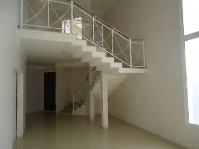 Casa de Condomínio à venda — foto 1 de 47