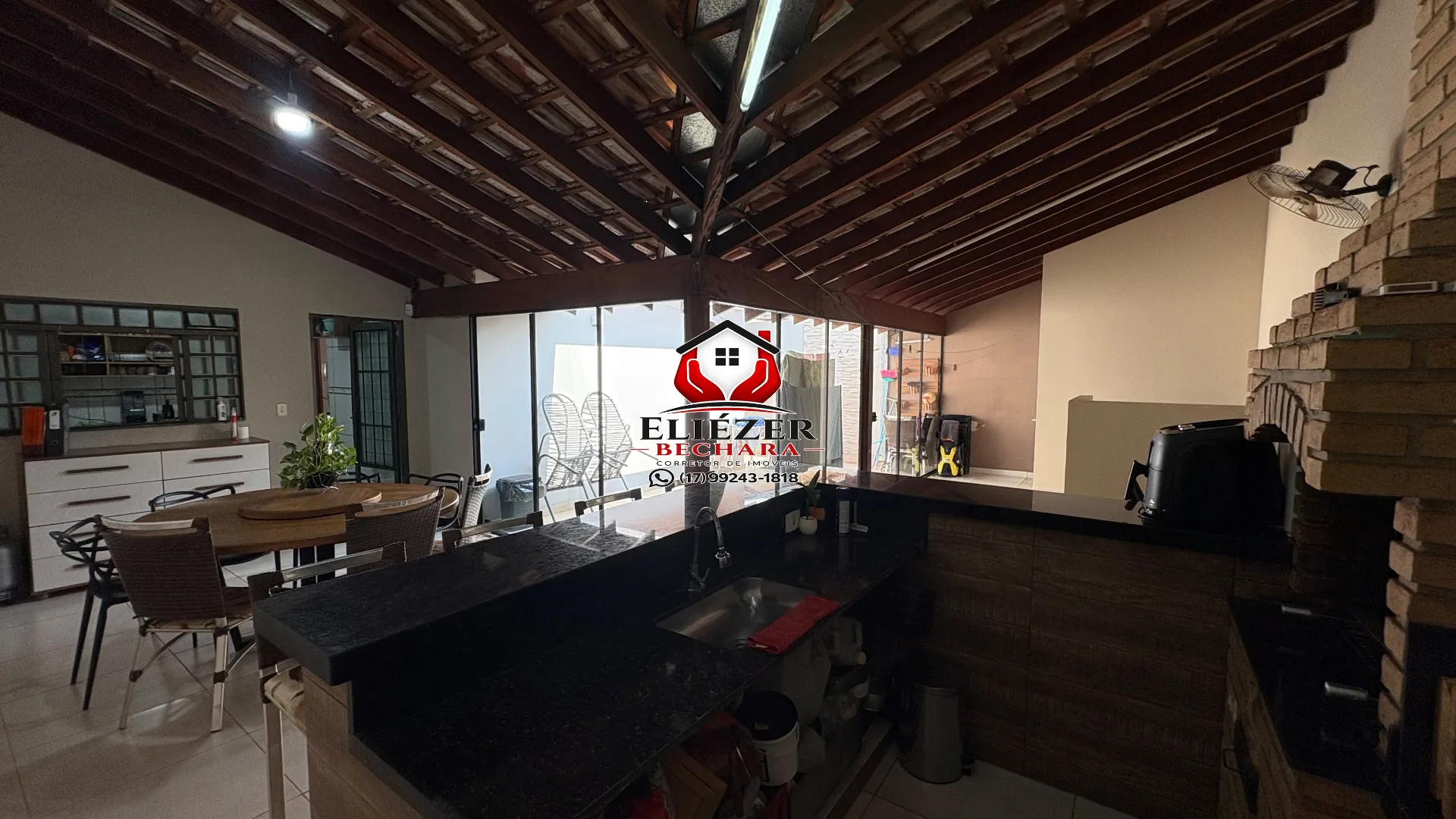 Casa com 2 quartos à venda, 135m² — foto 2 de 9