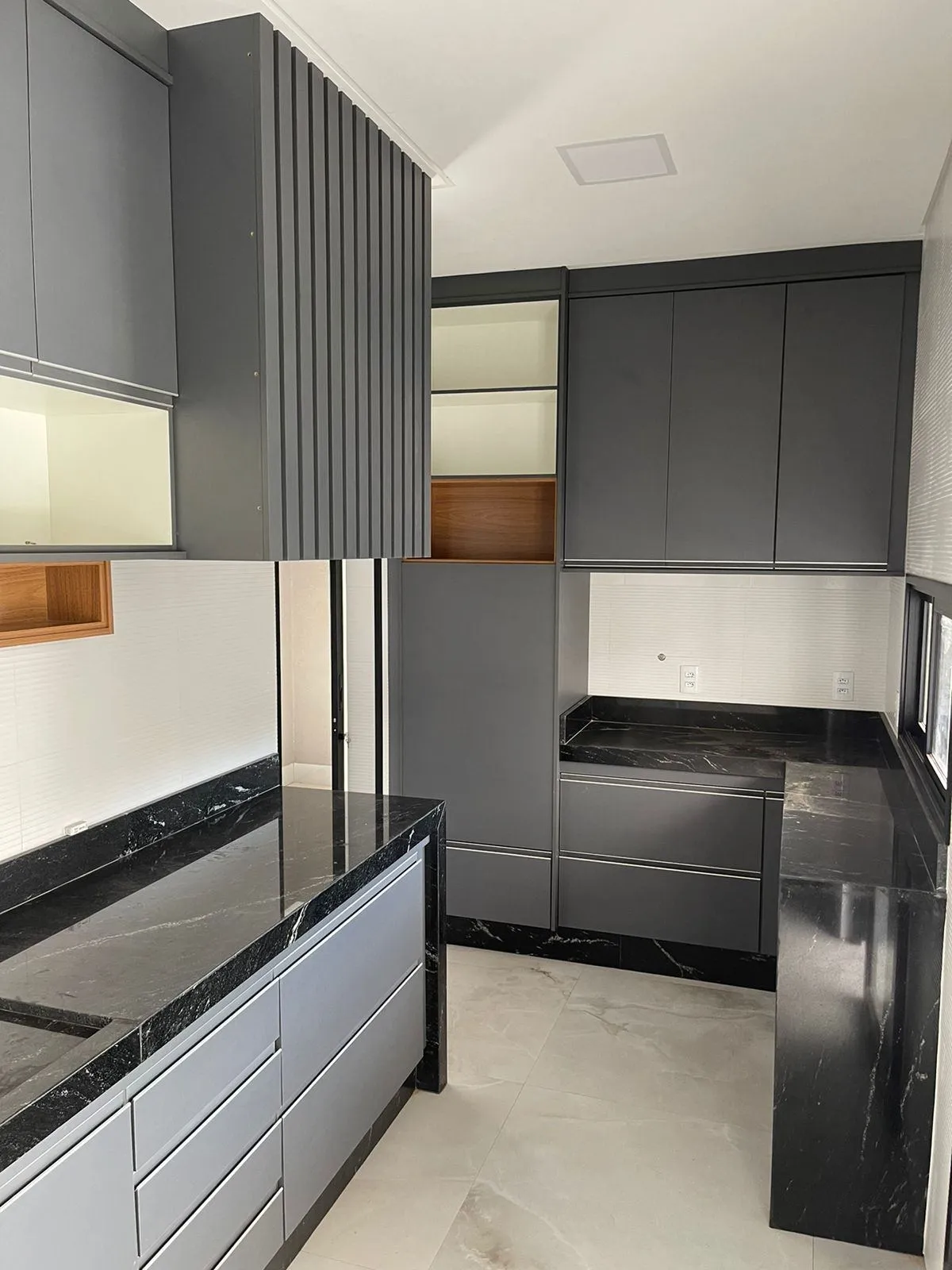 Casa de Condomínio com 3 quartos à venda, 280m² — foto 4 de 42