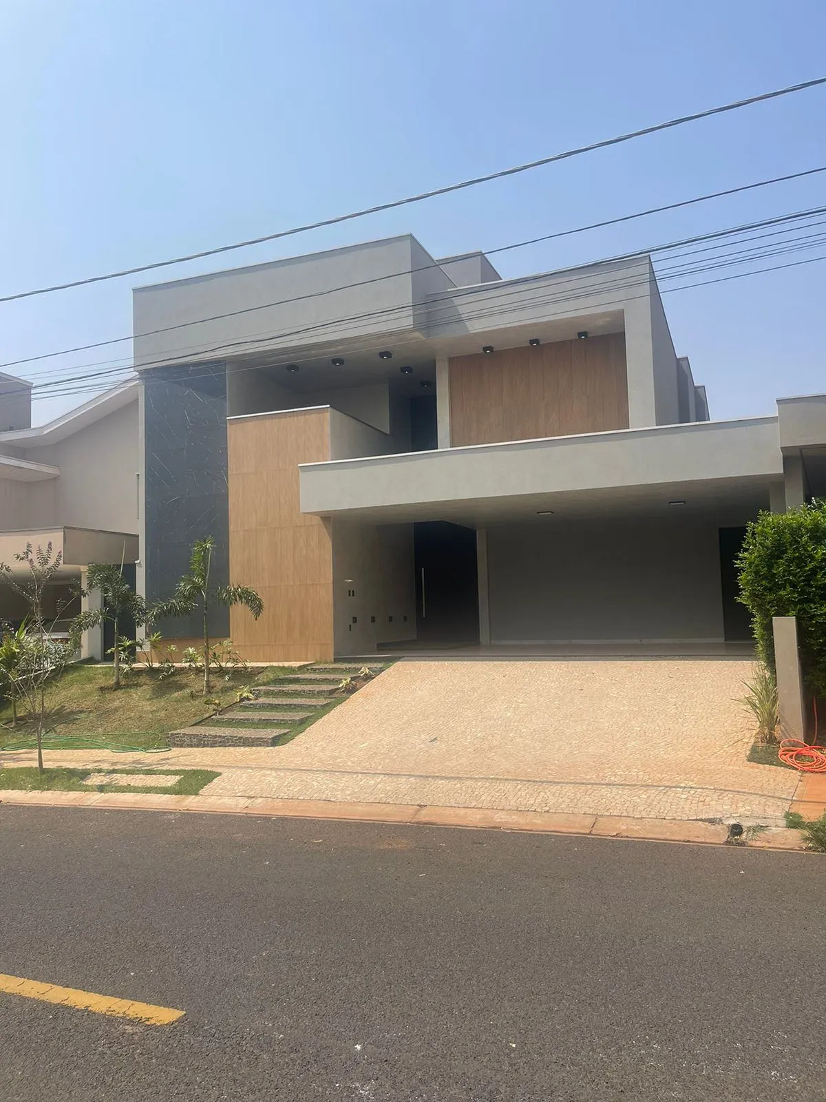 Casa de Condomínio com 3 quartos à venda, 280m² — foto 1 de 42