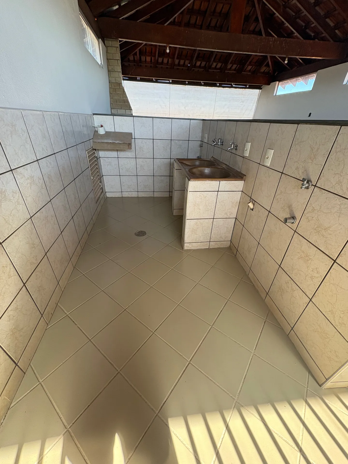 Casa com 3 quartos para aluguel, 350m² — foto 18 de 18