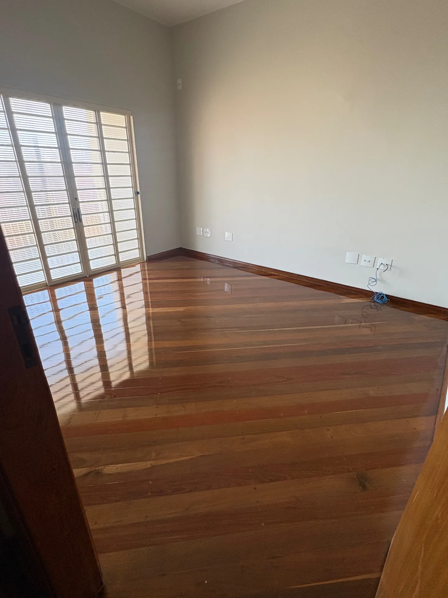 Casa com 3 quartos para aluguel, 350m² — foto 4 de 18