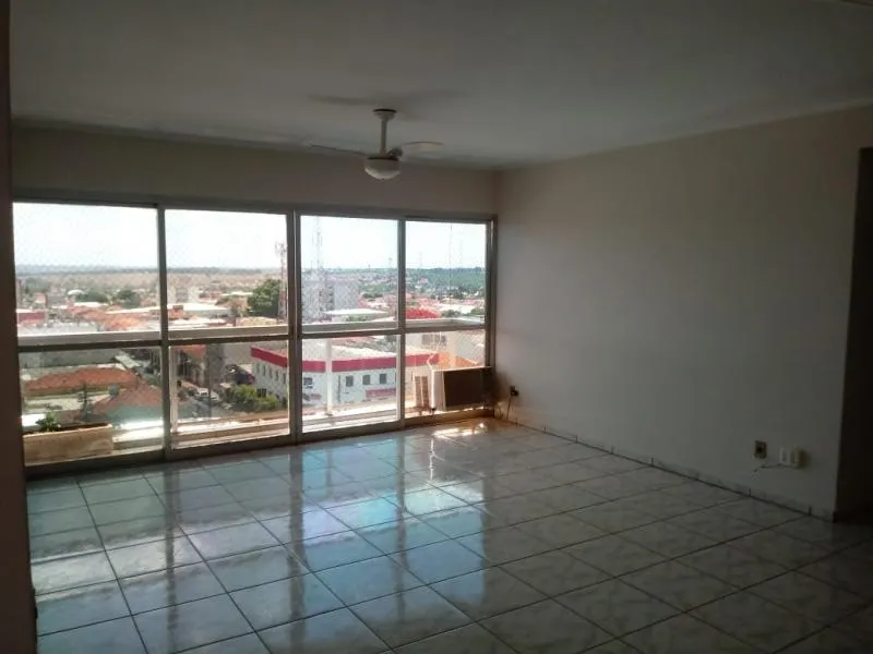 Apartamento com 3 quartos à venda, 151m² — foto 1 de 17