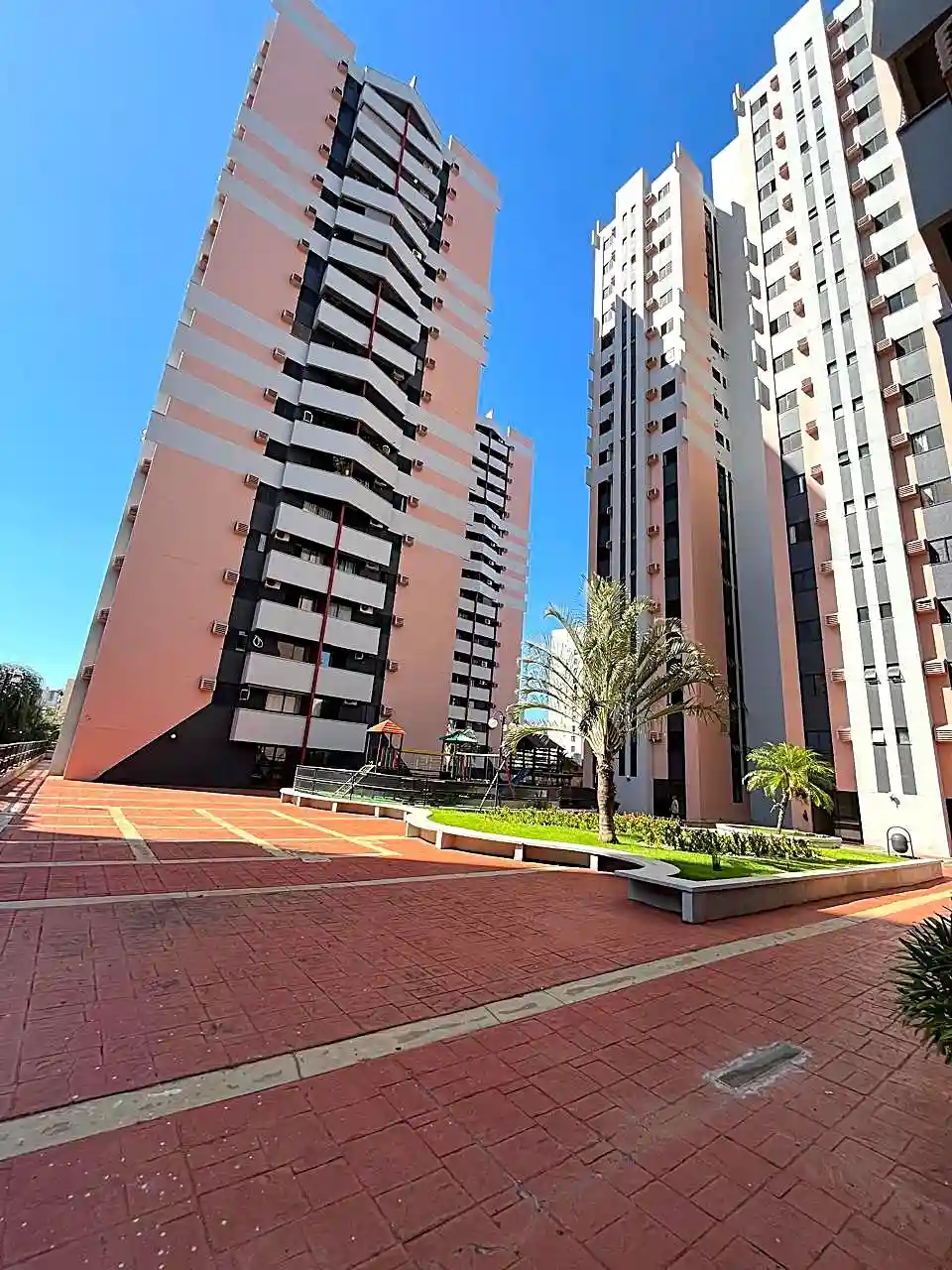 Apartamento com 3 quartos à venda, 95m² — foto 1 de 18