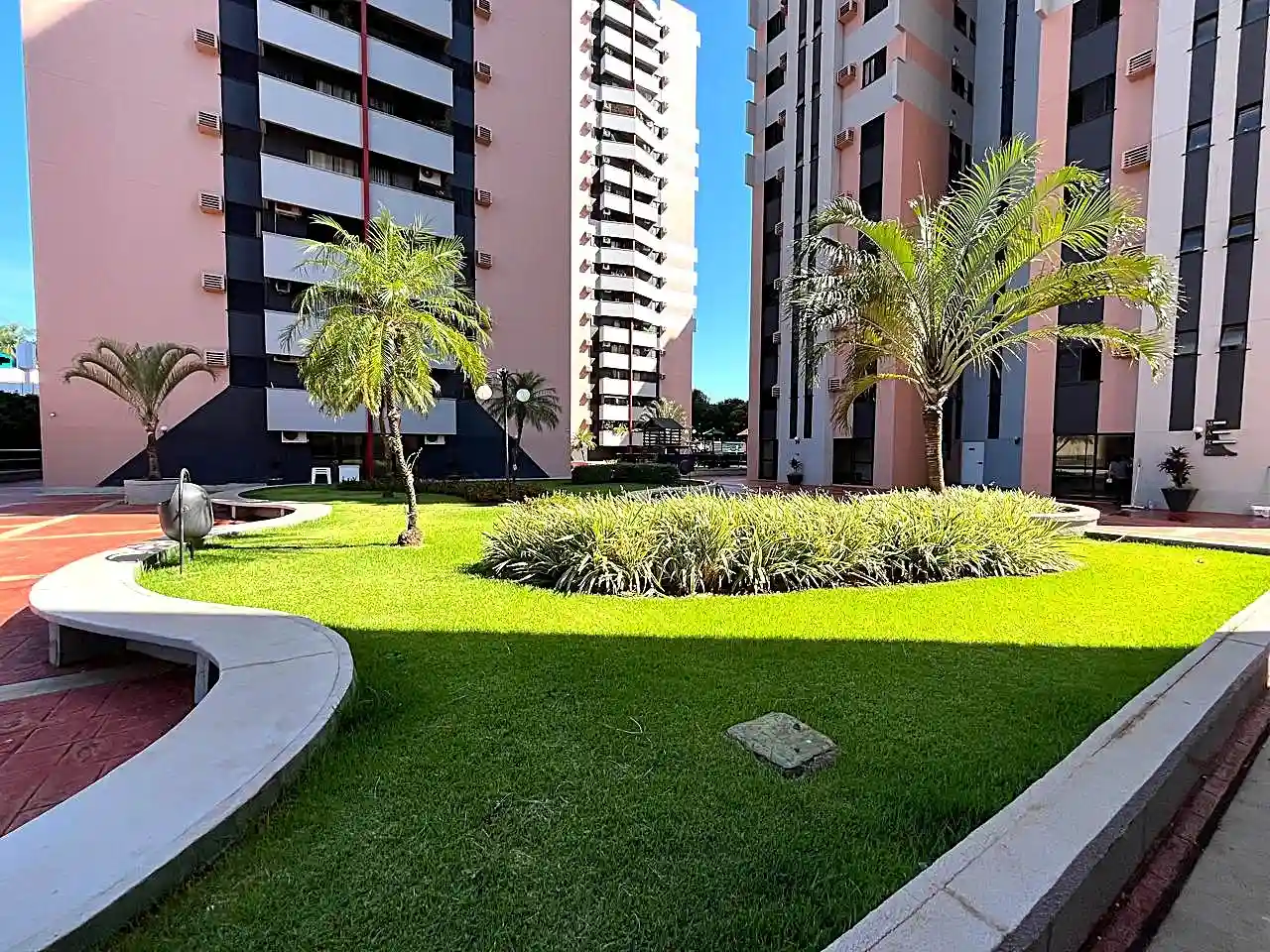 Apartamento com 3 quartos à venda, 95m² — foto 2 de 18