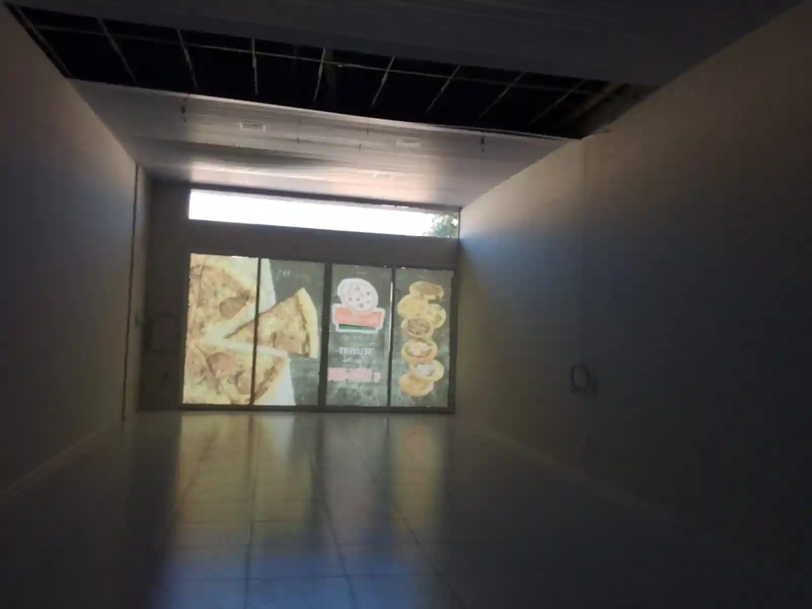 Loja / Salão / Ponto Comercial  para aluguel, 185m² — foto 2 de 9