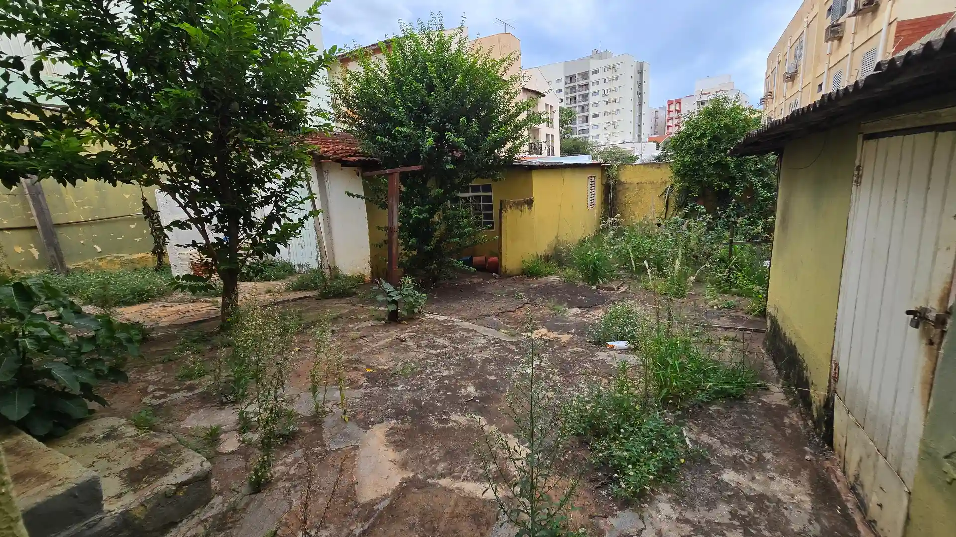 Casa com 4 quartos à venda, 396m² — foto 2 de 8
