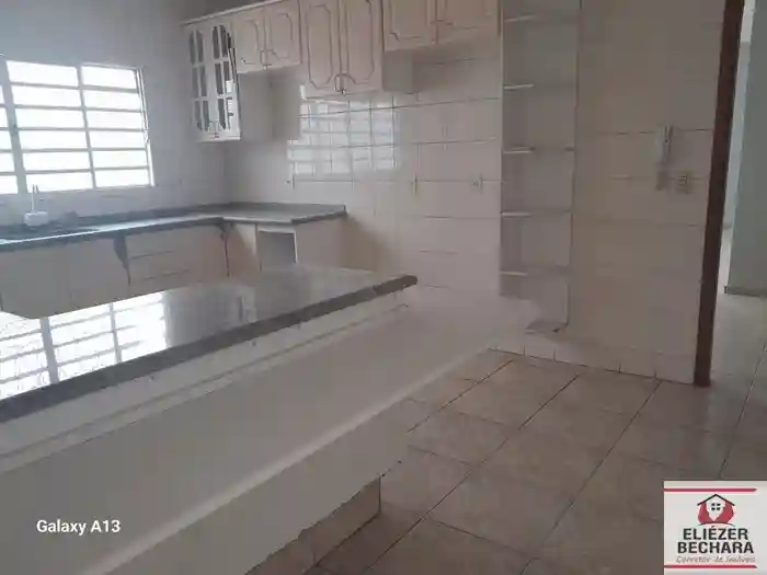 Casa com 3 quartos à venda, 220m² — foto 19 de 23
