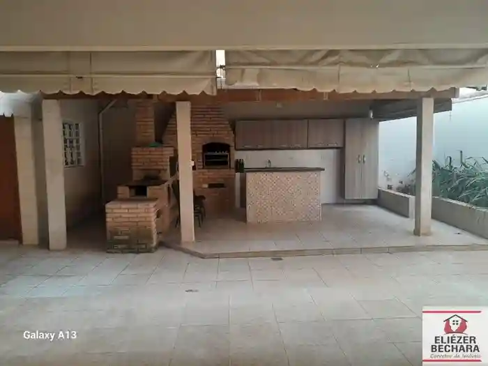 Casa com 3 quartos à venda, 220m² — foto 20 de 23