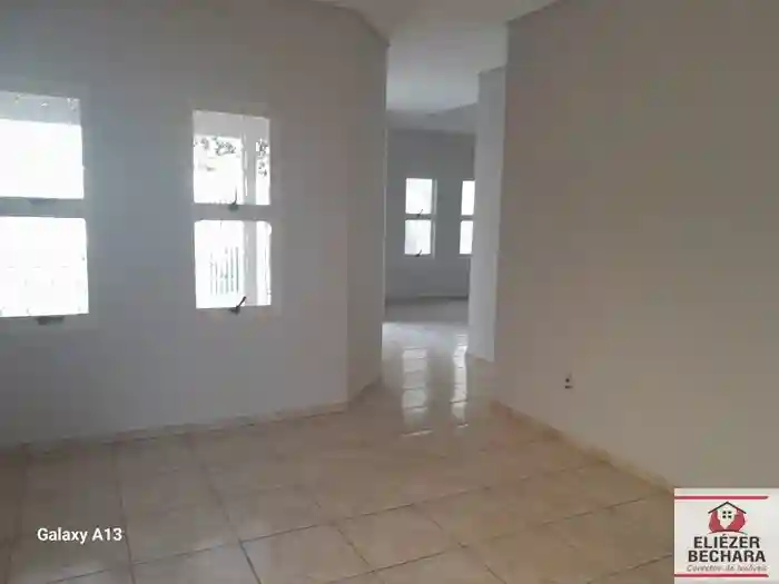 Casa com 3 quartos à venda, 220m² — foto 16 de 23