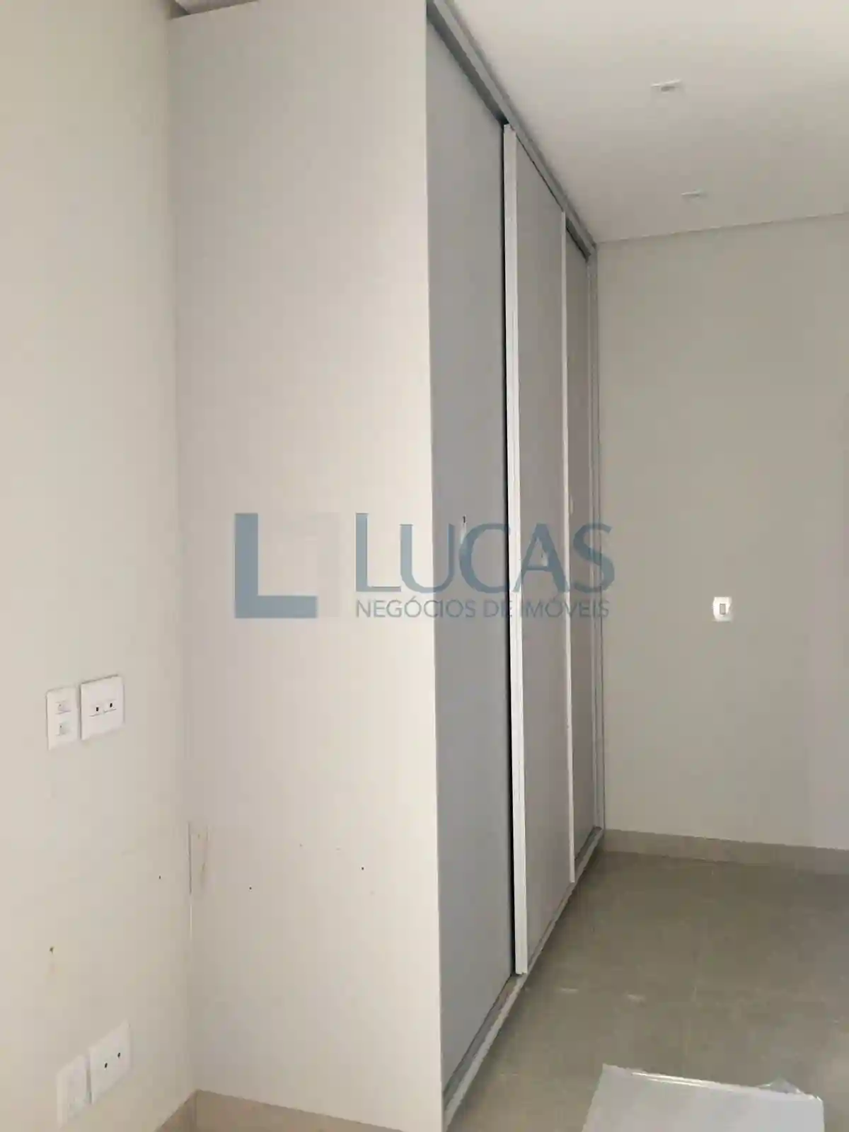 Casa de Condomínio com 3 quartos à venda, 220m² — foto 7 de 7
