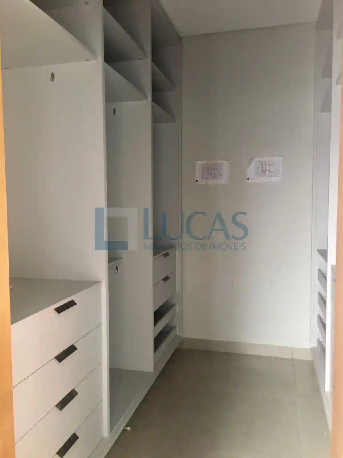 Casa de Condomínio com 3 quartos à venda, 220m² — foto 5 de 7