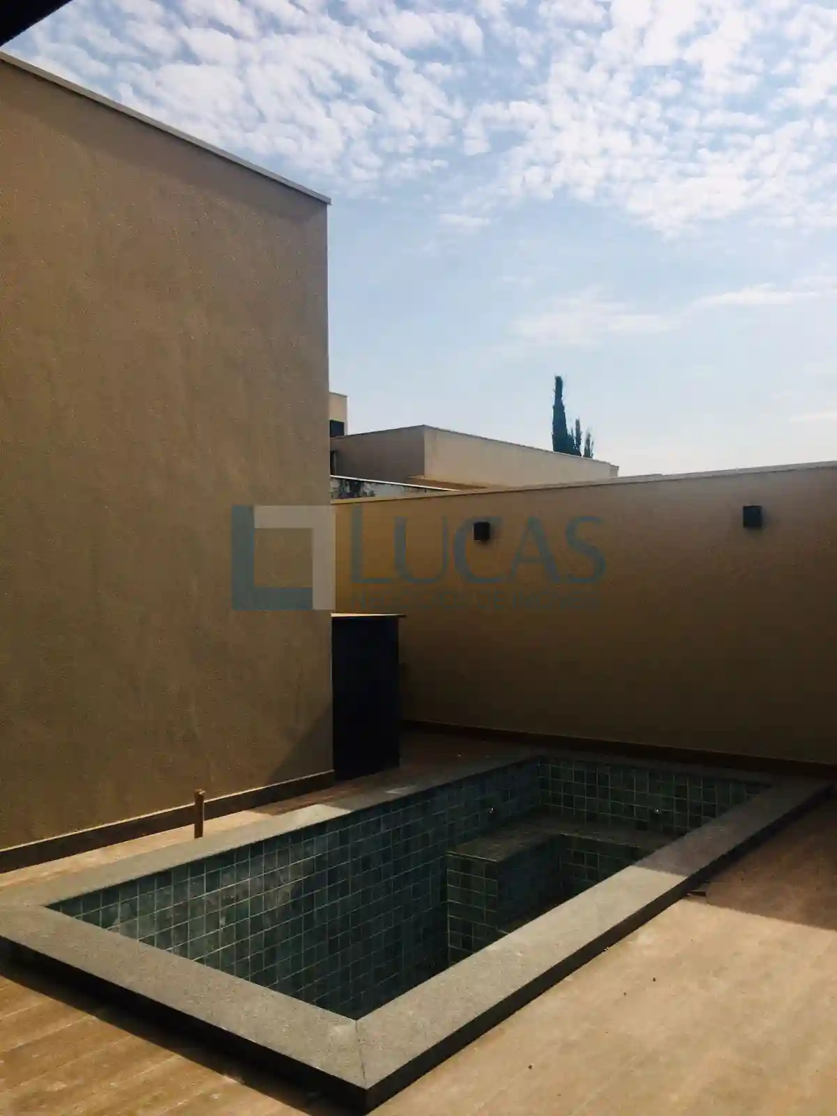 Casa de Condomínio com 3 quartos à venda, 220m² — foto 4 de 7