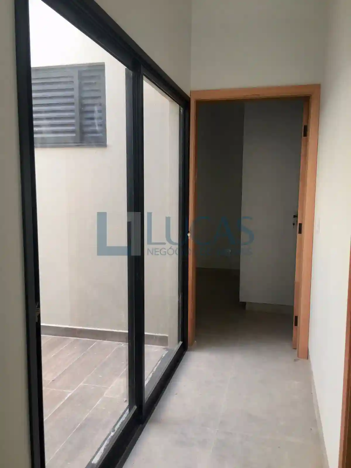 Casa de Condomínio com 3 quartos à venda, 220m² — foto 6 de 7
