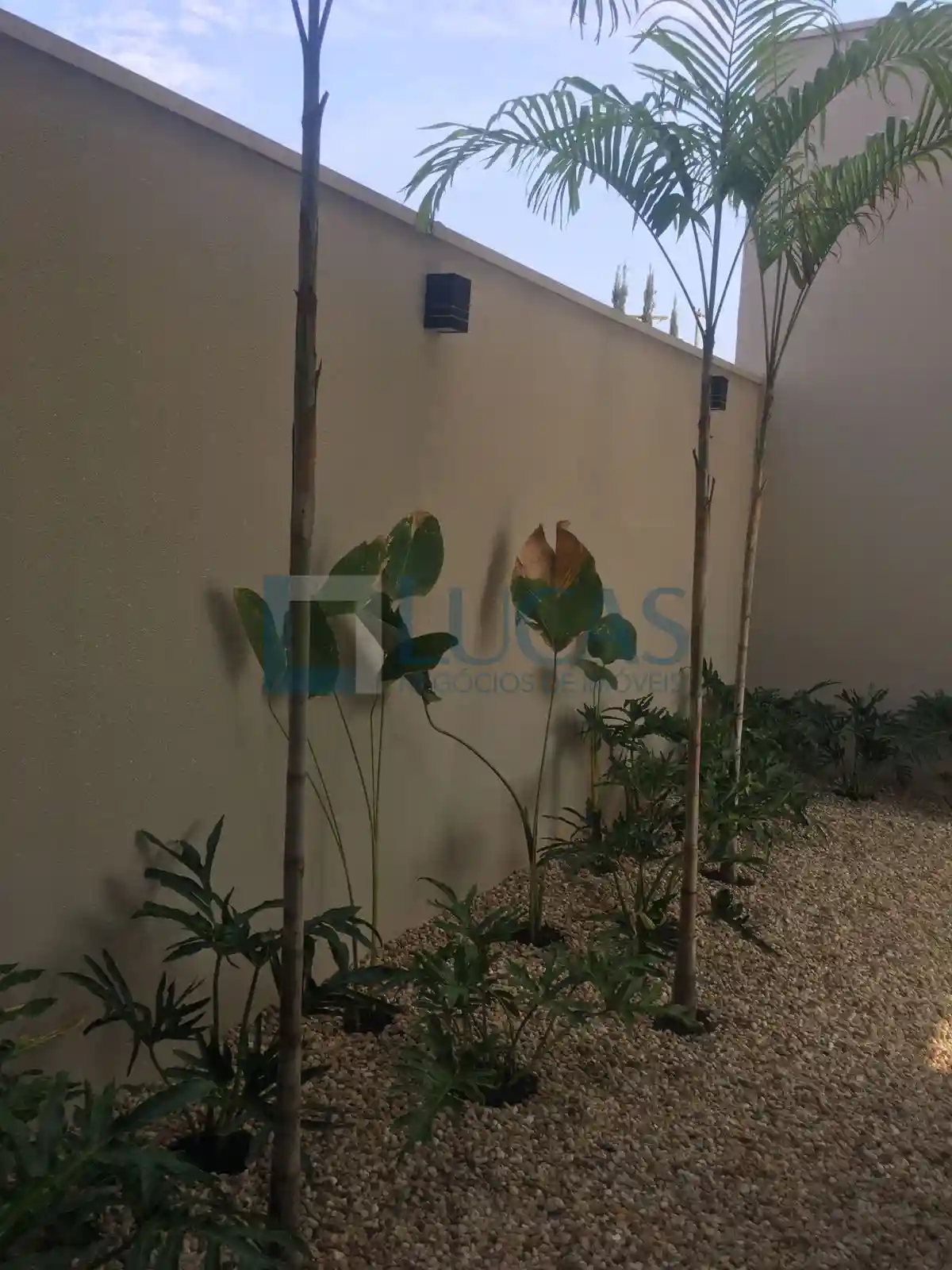 Casa de Condomínio com 3 quartos à venda, 220m² — foto 3 de 7