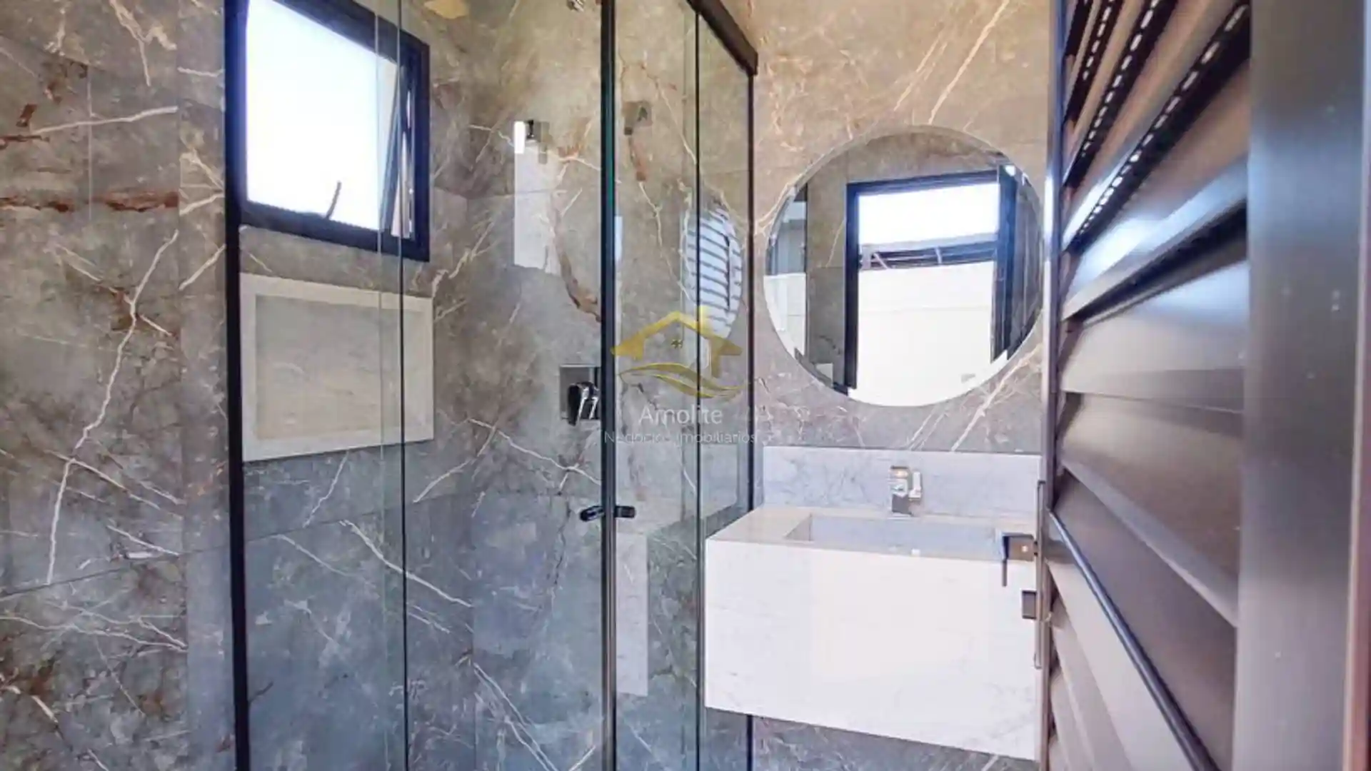 Casa de Condomínio com 3 quartos à venda, 215m² — foto 18 de 35