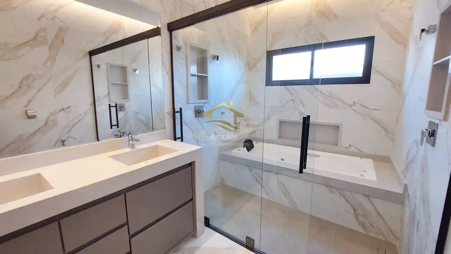 Casa de Condomínio com 3 quartos à venda, 215m² — foto 9 de 35