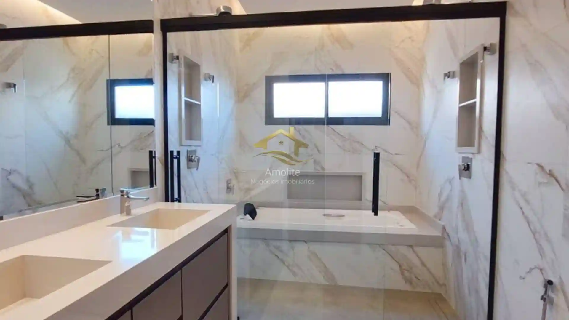 Casa de Condomínio com 3 quartos à venda, 215m² — foto 11 de 35