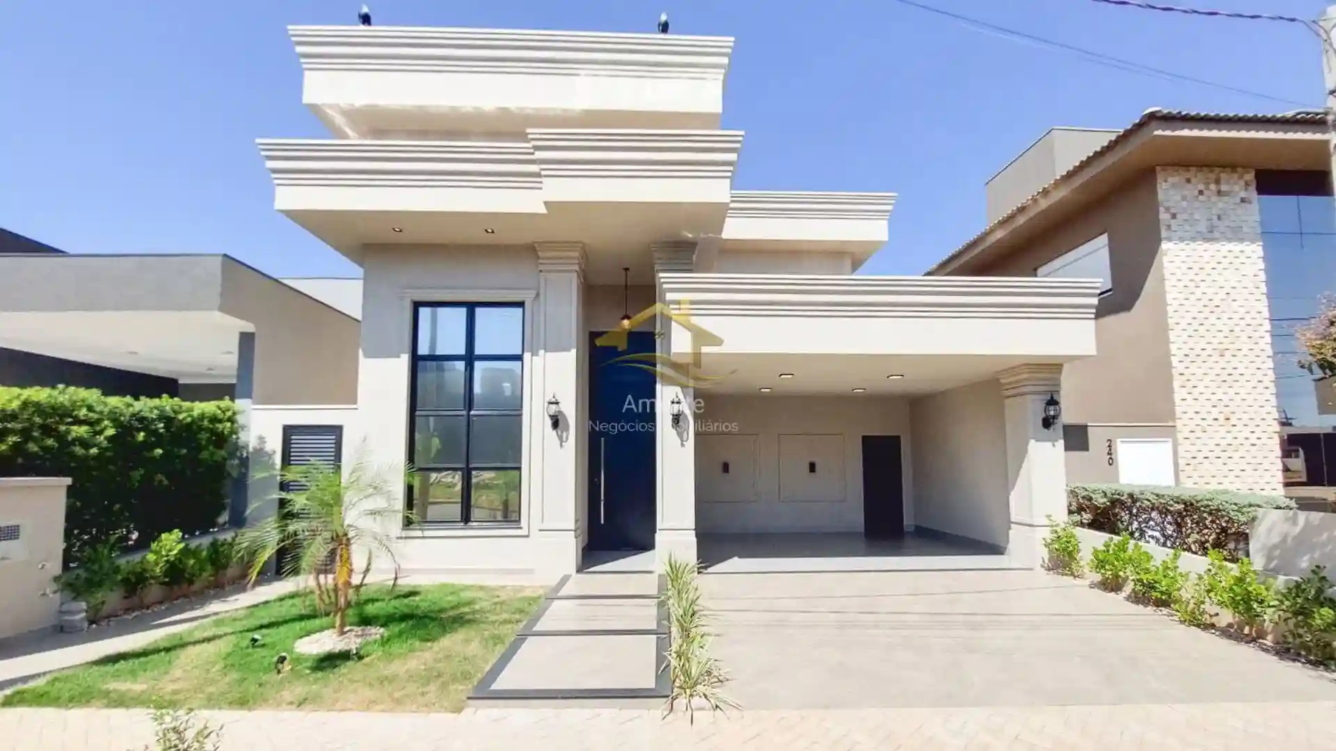 Casa de Condomínio com 3 quartos à venda, 215m² — foto 1 de 35